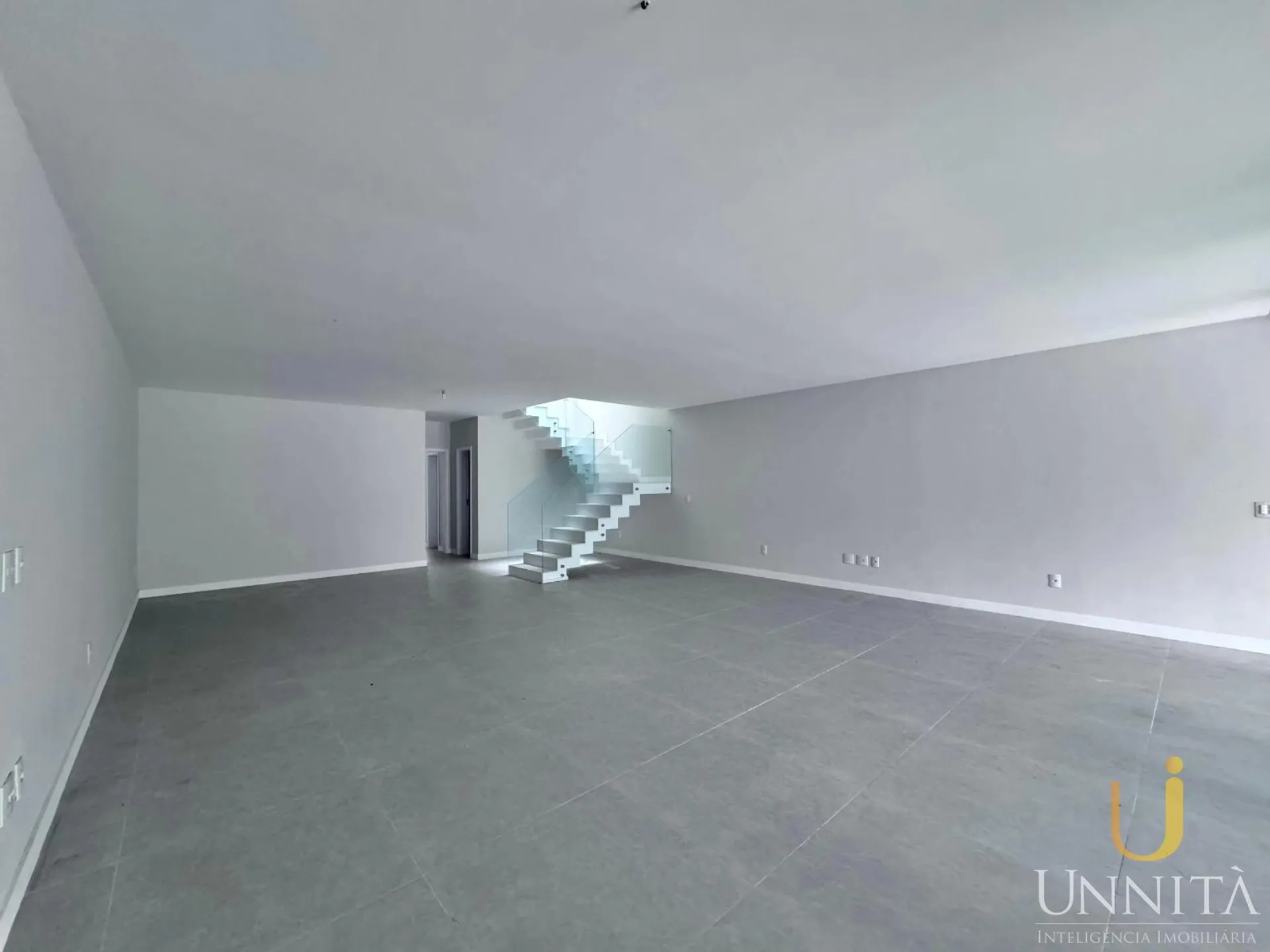 House, 510 m², with a grill on the balcony — photo 8