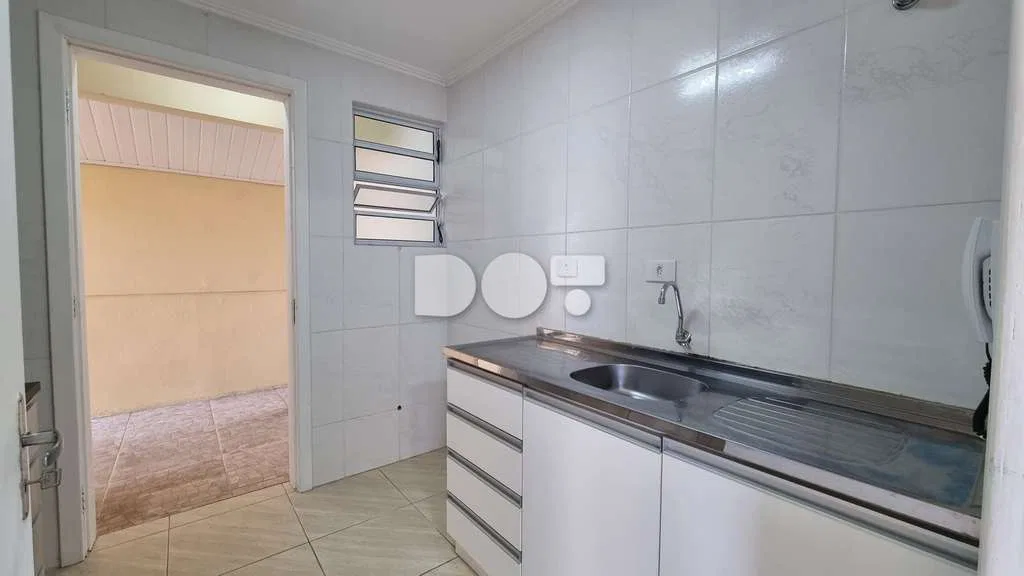 Wood or laminate floors in a 3-bedroom house, 70 m² — photo 2