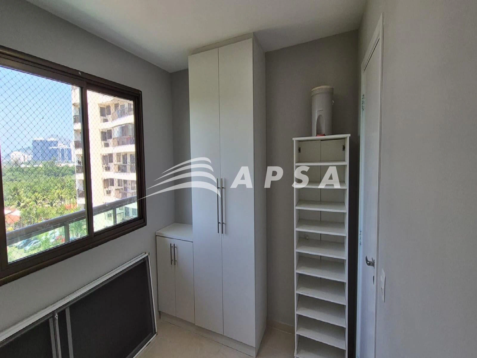 Glass-enclosed balcony in a 3-bedroom apartment, 91 m² — photo 16