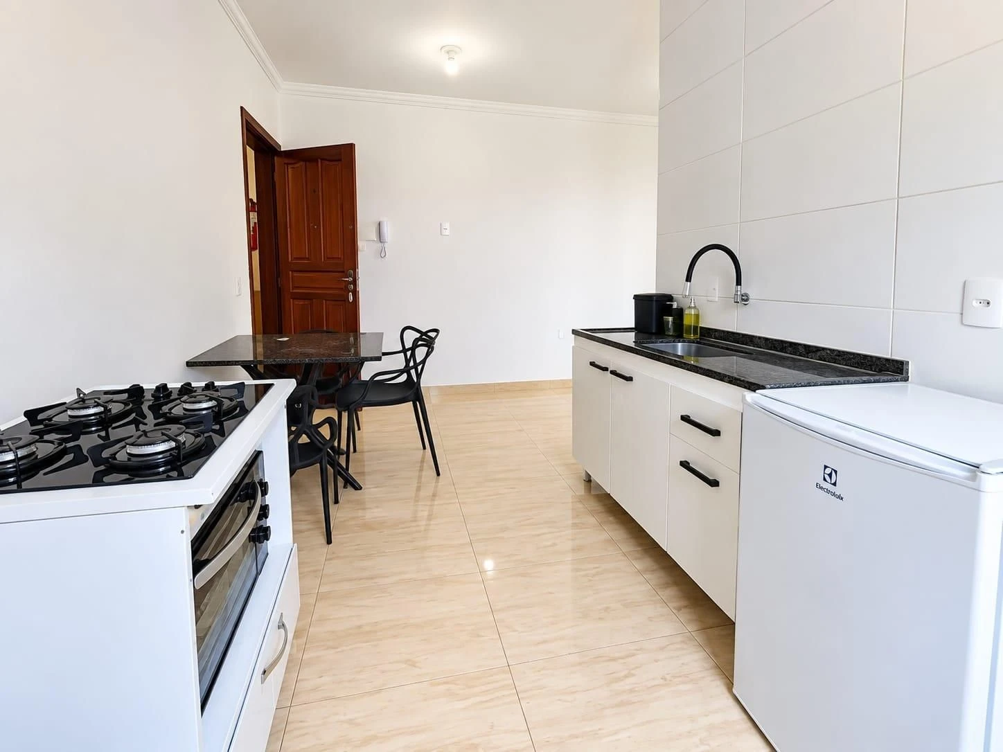 Furnished studio, 30 m², with a washing machine — photo 3