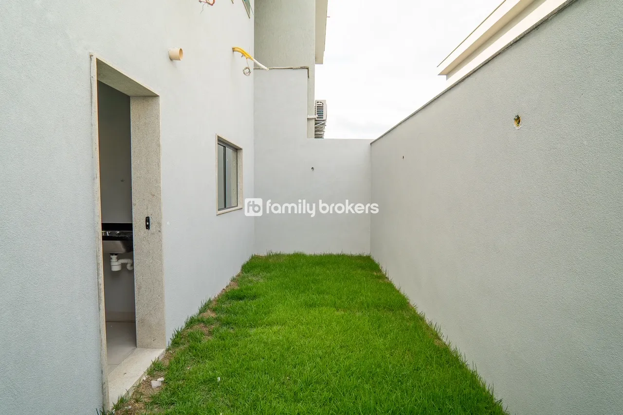 House with open-plan kitchen and 4 bedrooms, 220 m² — photo 19