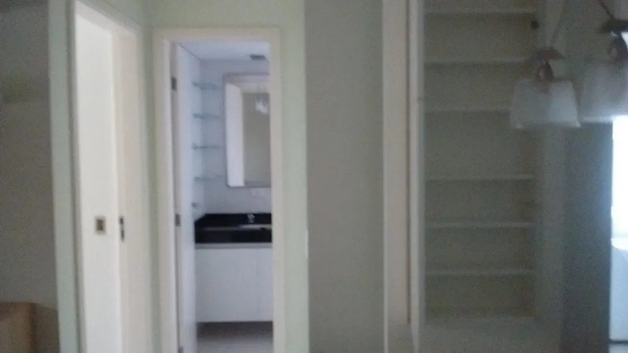 One-bedroom apartment in a building with a gym — photo 24