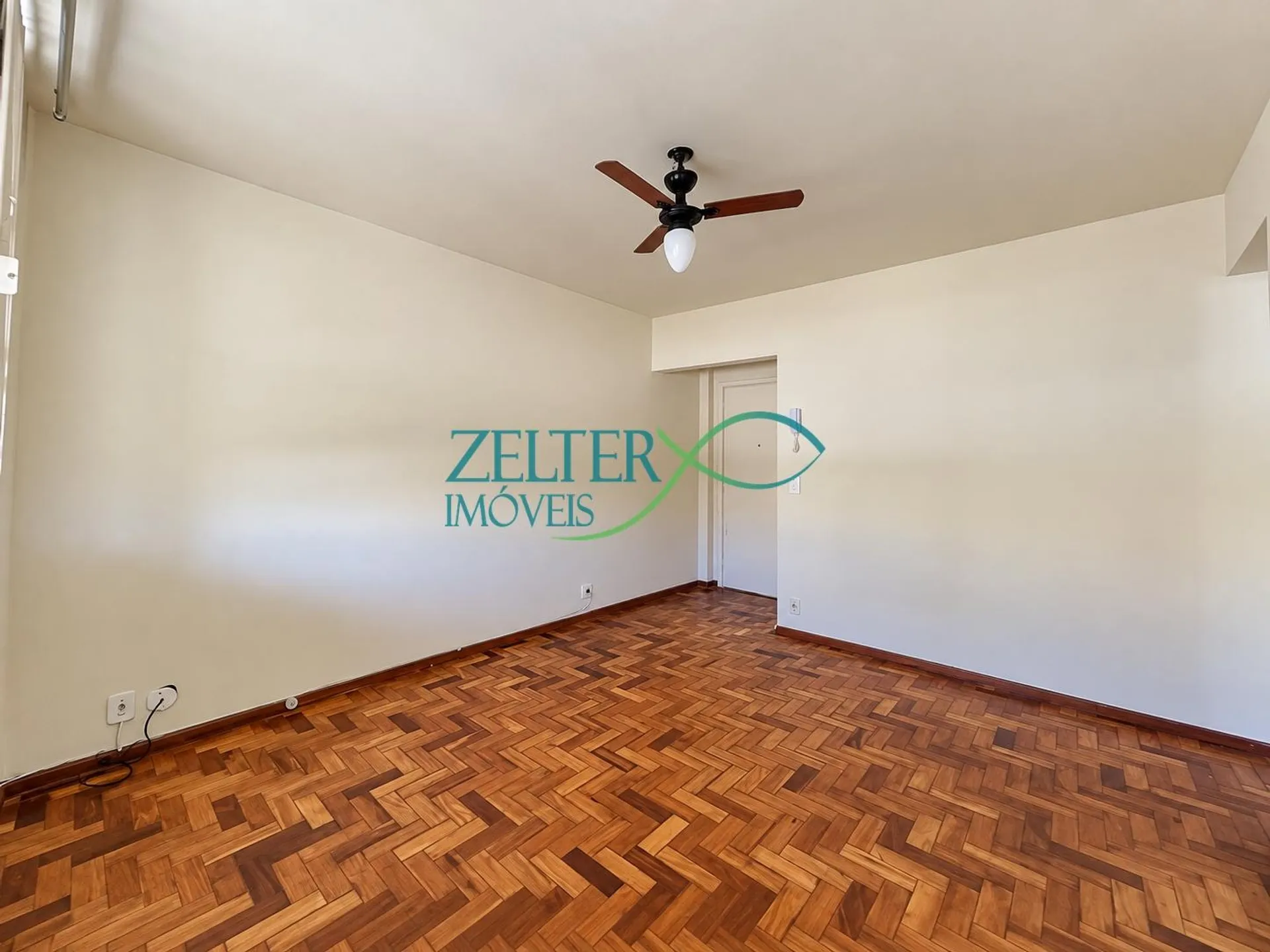 Apartment, 49 m², with wood or laminate floors — photo 10