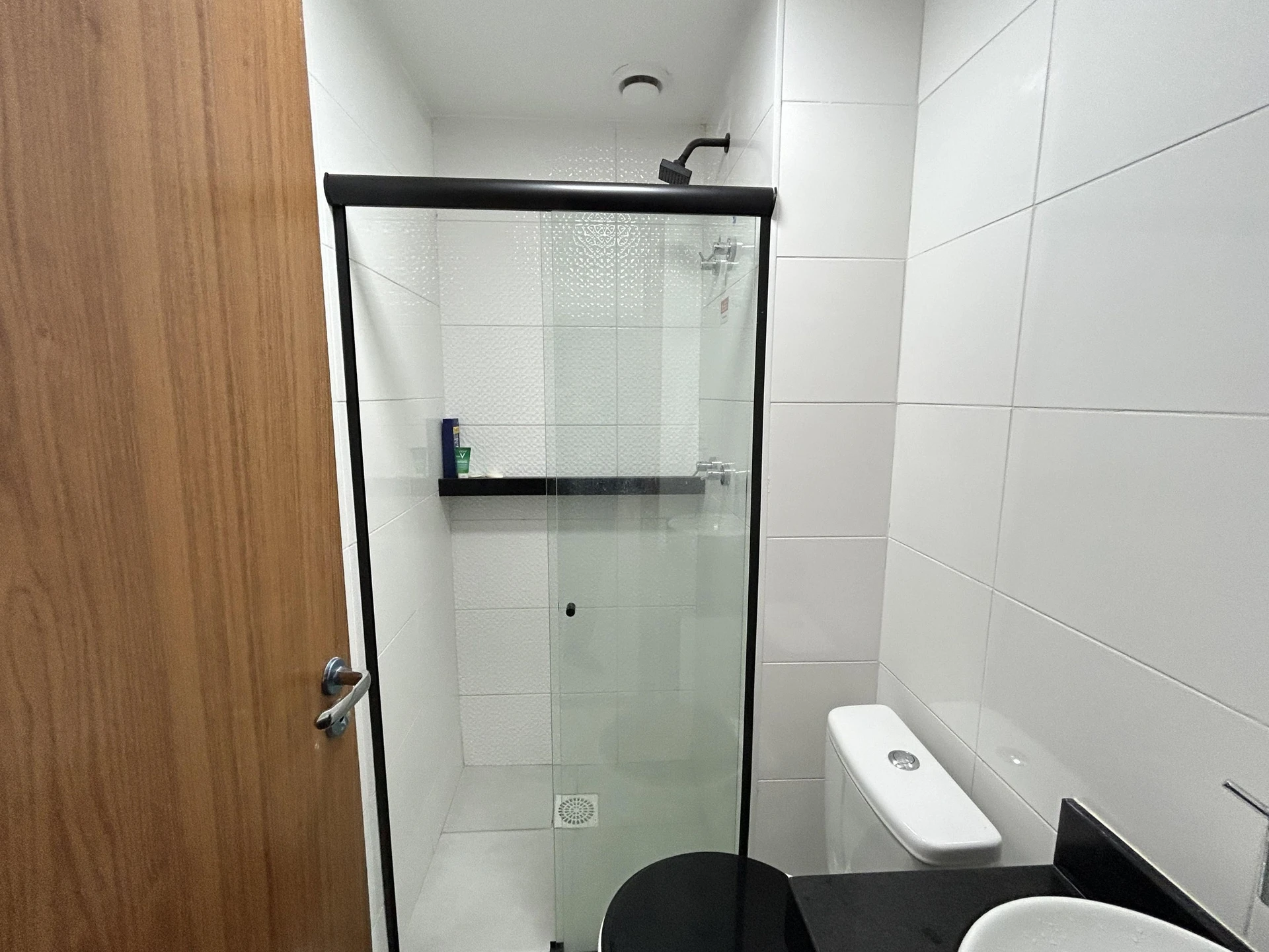 Квартира з 2 спальнями, у будинку є басейн — photo 32