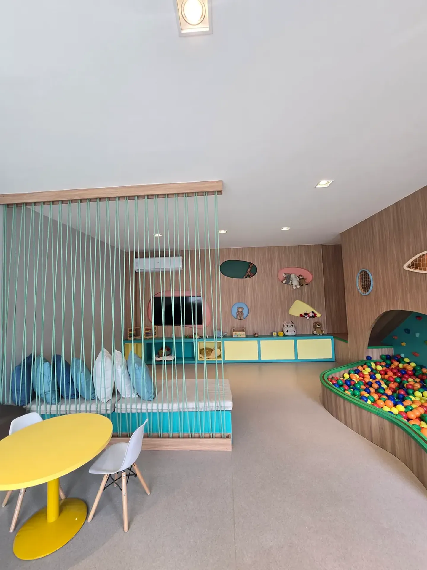 Garden apartment with 2 bedrooms and 1 bathroom — photo 29