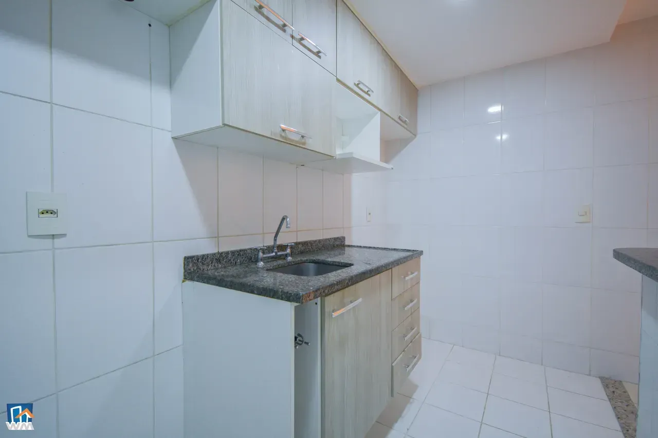 2-bedroom apartment with 1 bath and parking spot — photo 7