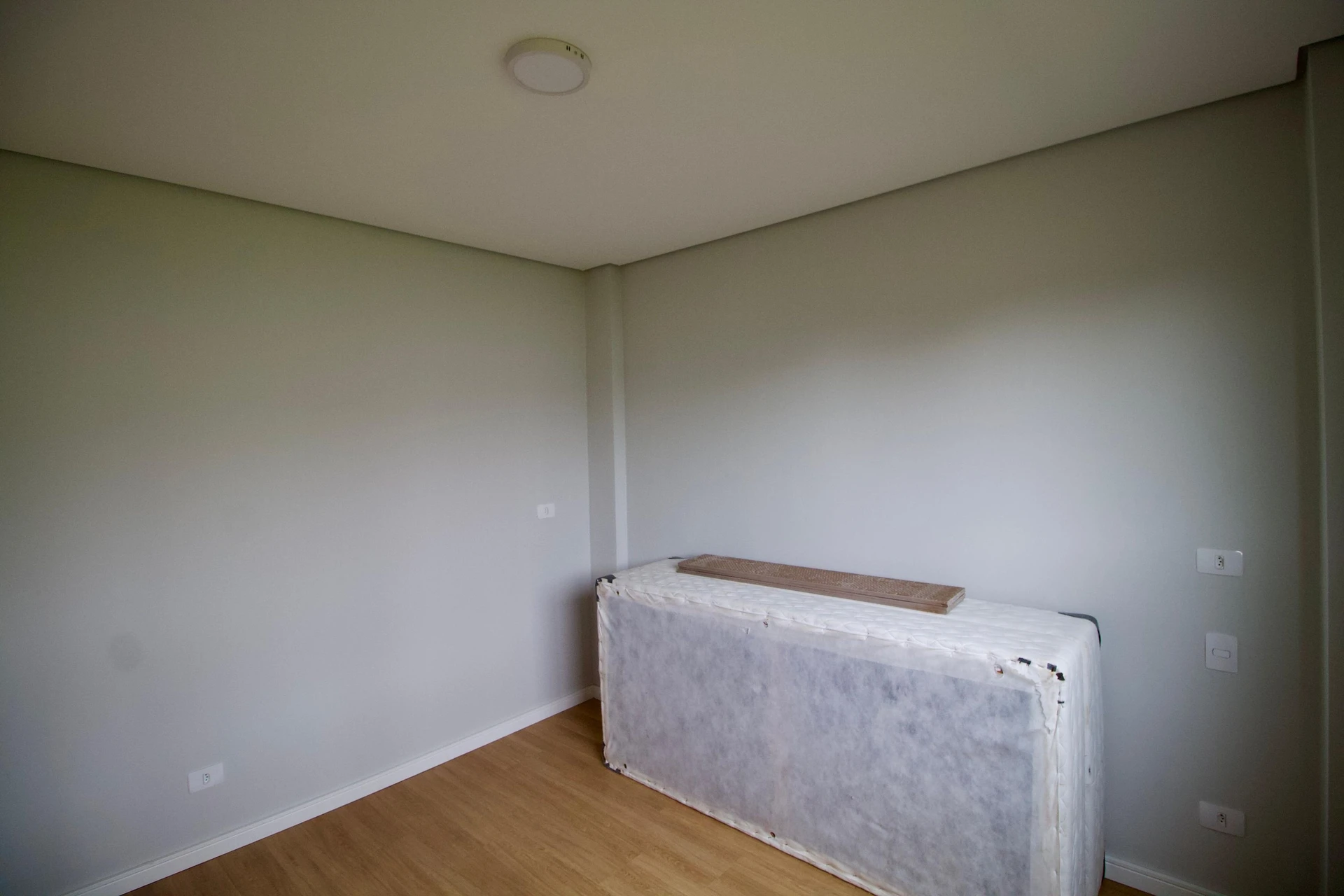 Floor-to-ceiling windows in a 3-bedroom house, 160 m² — photo 48