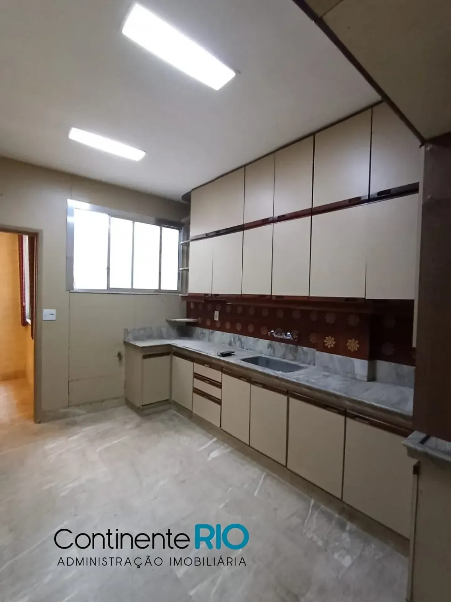 Ванна та 4 спальні: квартира 200 м² — photo 8