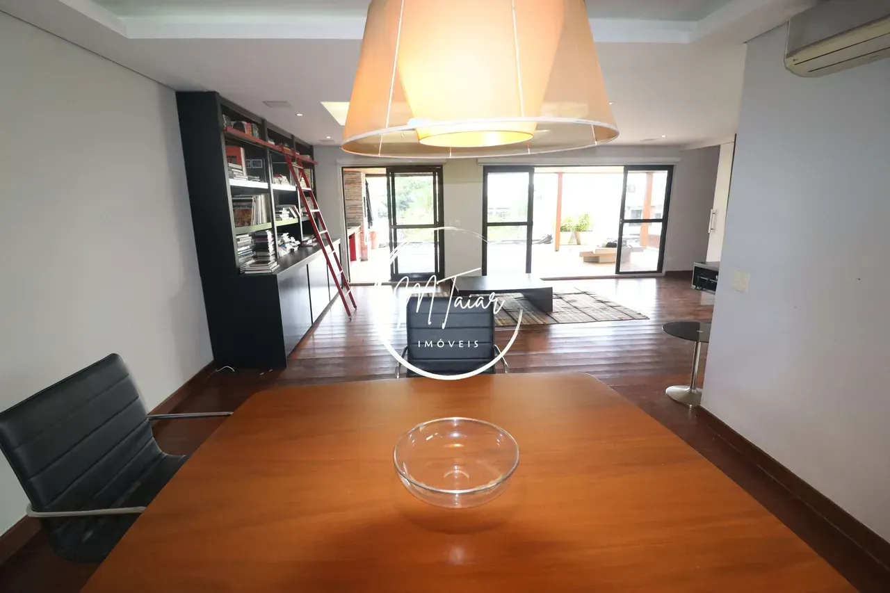323 m² apartment with 4 bedrooms and 5 bathrooms — photo 10