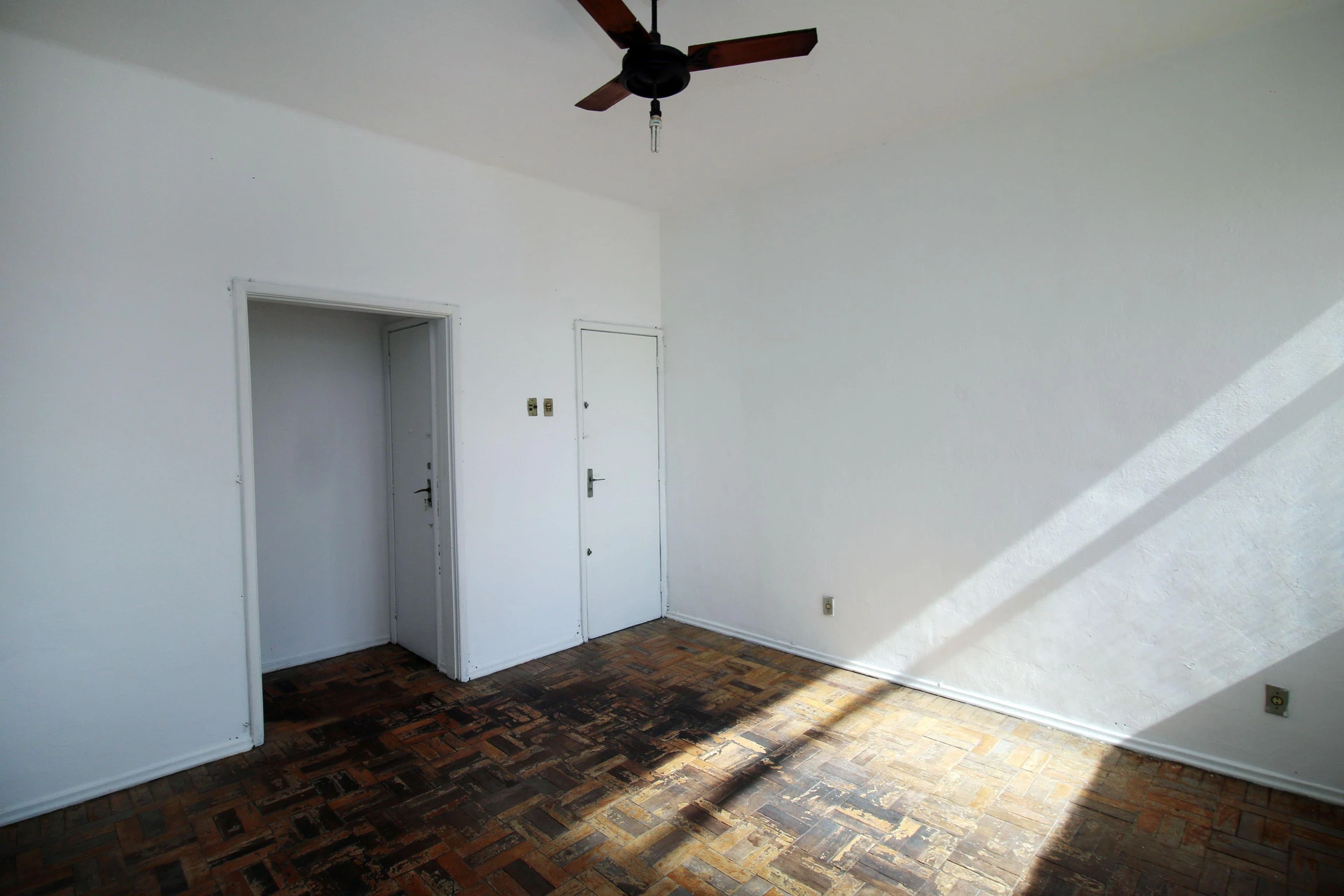 2-bedroom apartment with 1 bathroom and no parking — photo 21