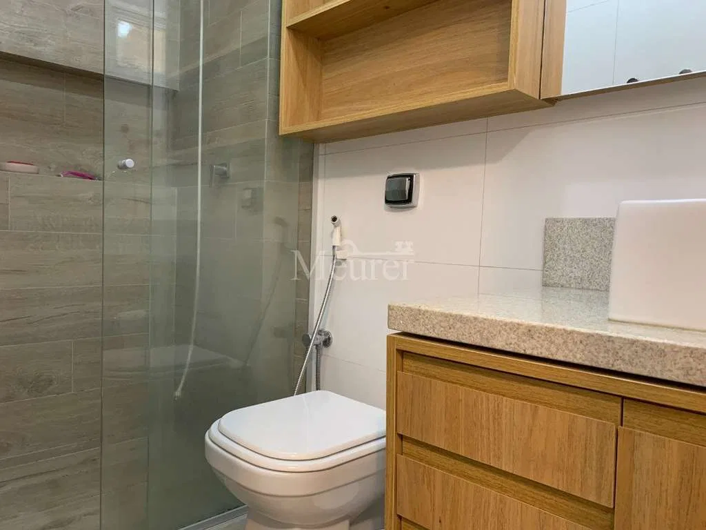 Furnished apartment, 27 m², with wood or laminate floors — photo 12