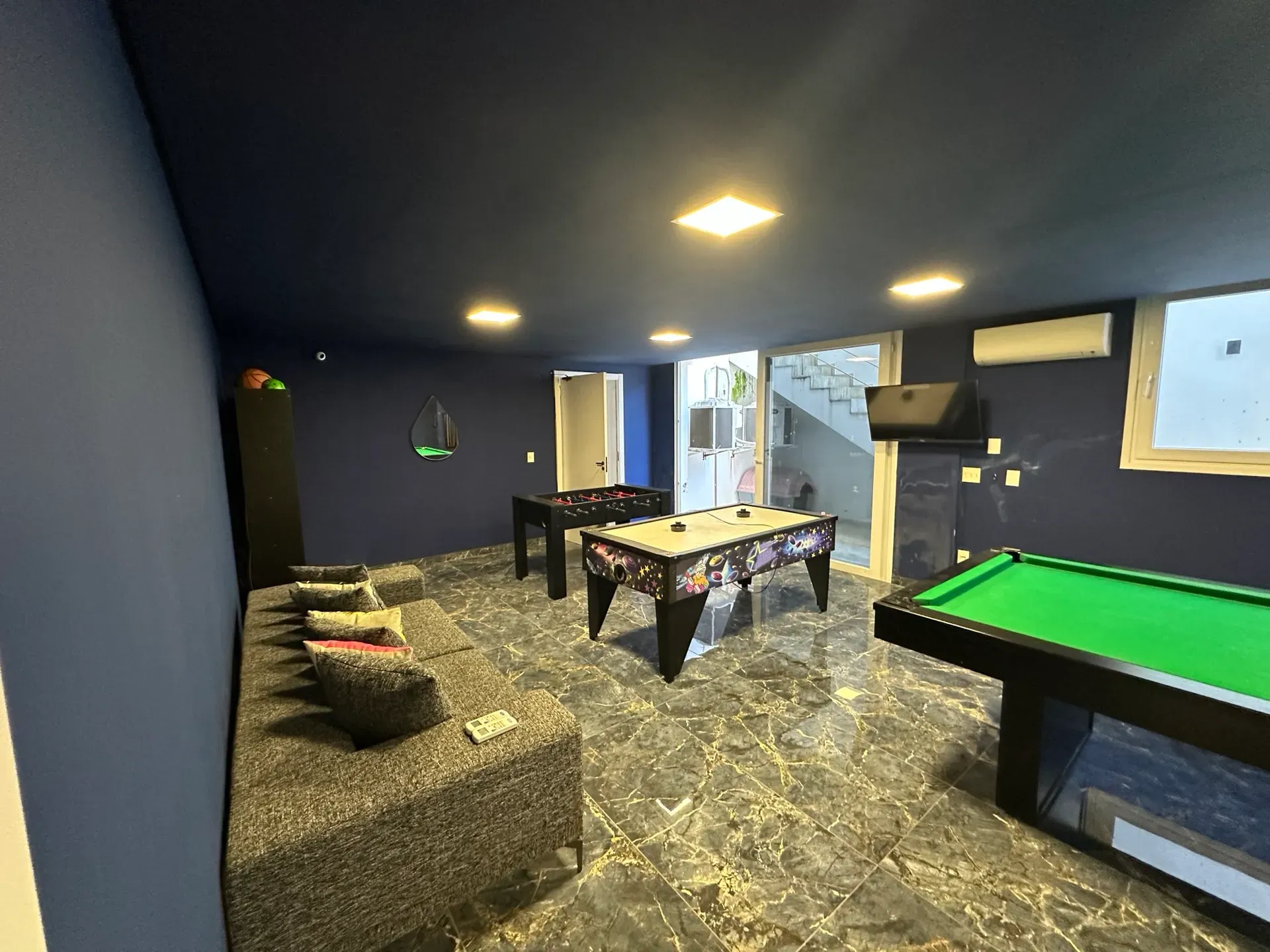 Casa mobiliada com 9 suítes e jacuzzi no prédio — photo 5