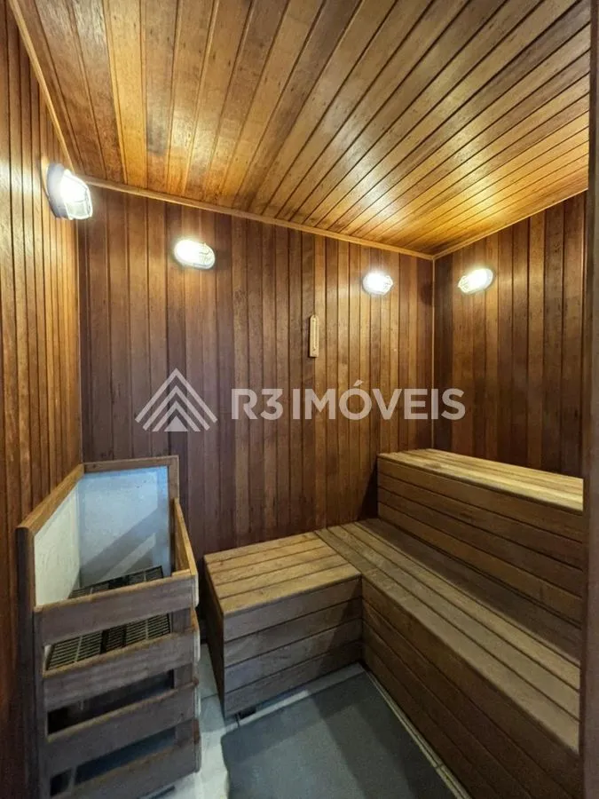 Floor-to-ceiling windows in a 3-bedroom apartment, 160 m² — photo 9