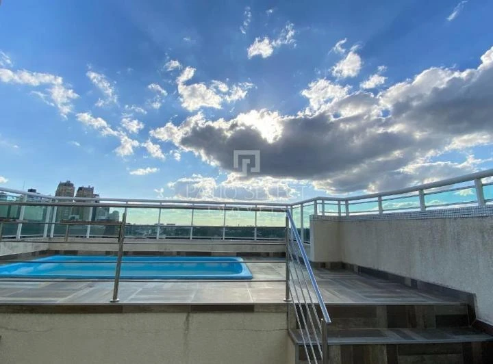 Apartamento de 4 dormitorios con ventanas del suelo al techo — photo 8
