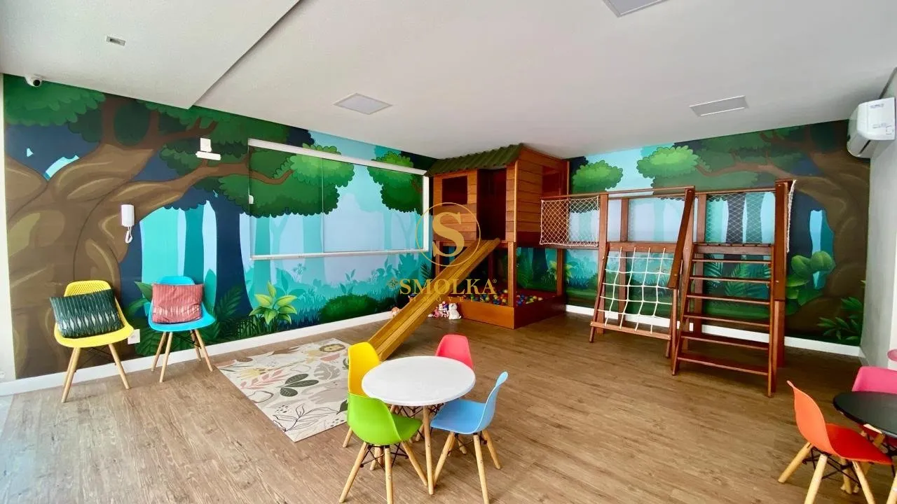 Balcony with a grill in a 2-bedroom apartment, 75 m² — photo 40