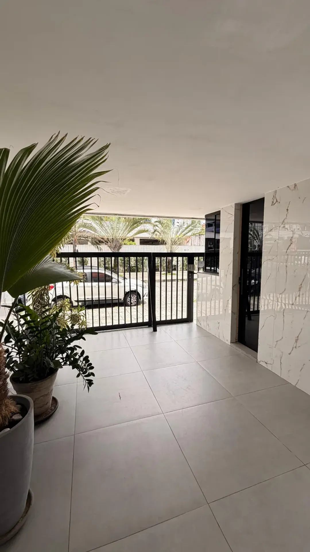 3-bedroom apartment with a washing machine — photo 11