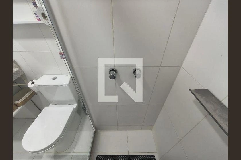 Студія 18 м² з робочим місцем та панорамними вікнами — photo 16