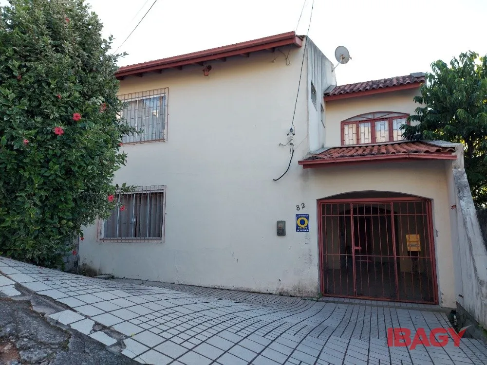 3-bedroom house with a washing machine in Florianópolis — photo 6