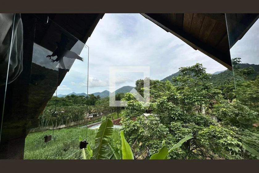 Casa com 5 quartos e cozinha aberta de 300 m² — photo 40