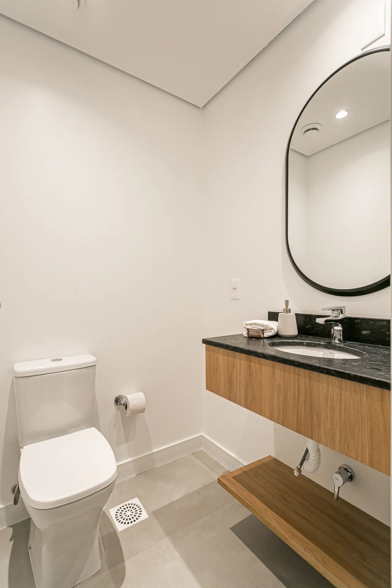 Мебльована квартира 111 м² з 2 спальнями та балконом — photo 27