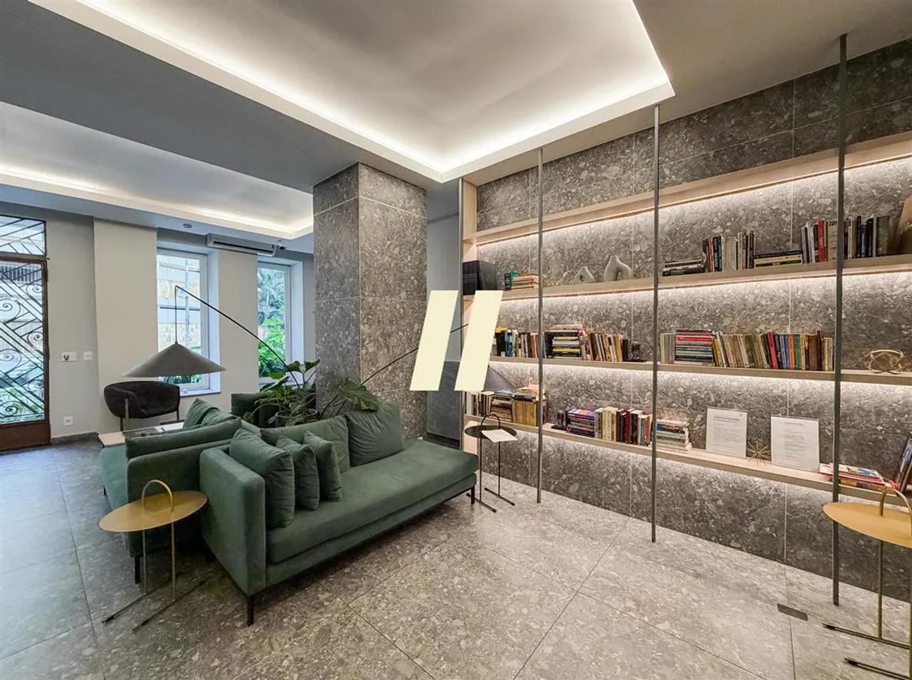 Furnished 1-bedroom apartment with 1 bathroom — photo 20
