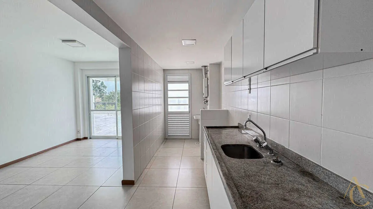 Rental apartment with 2 en-suite bedrooms and 243 m² — photo 18