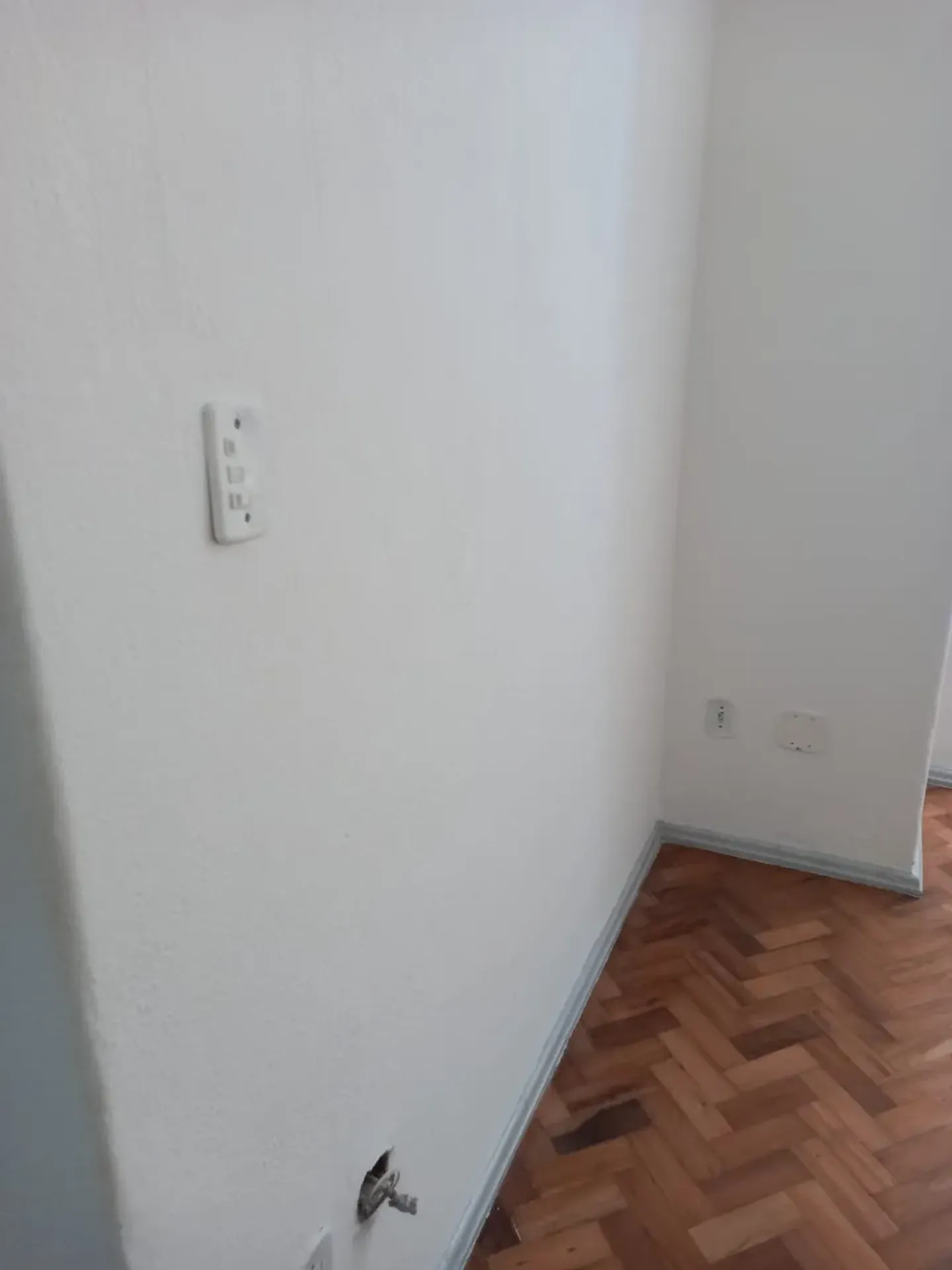 Apartment, 50 m², with wood or laminate floors — photo 3