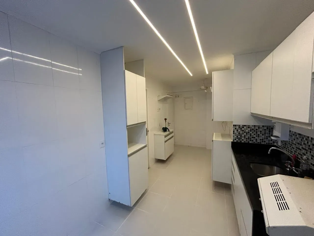 Apartment for rent with 4 bedrooms and 4 bathrooms — photo 20