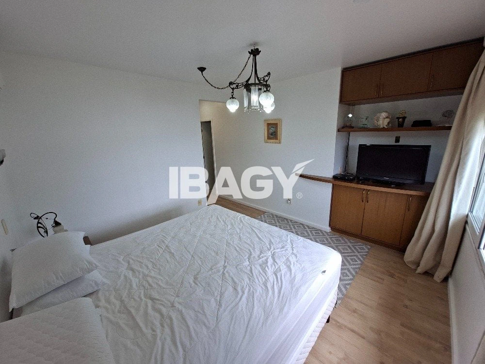 Casa amueblada con 4 dormitorios y 250 m² — photo 13