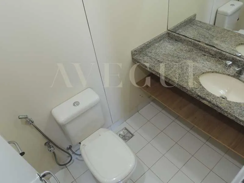 2-bedroom apartment with a water view — photo 2