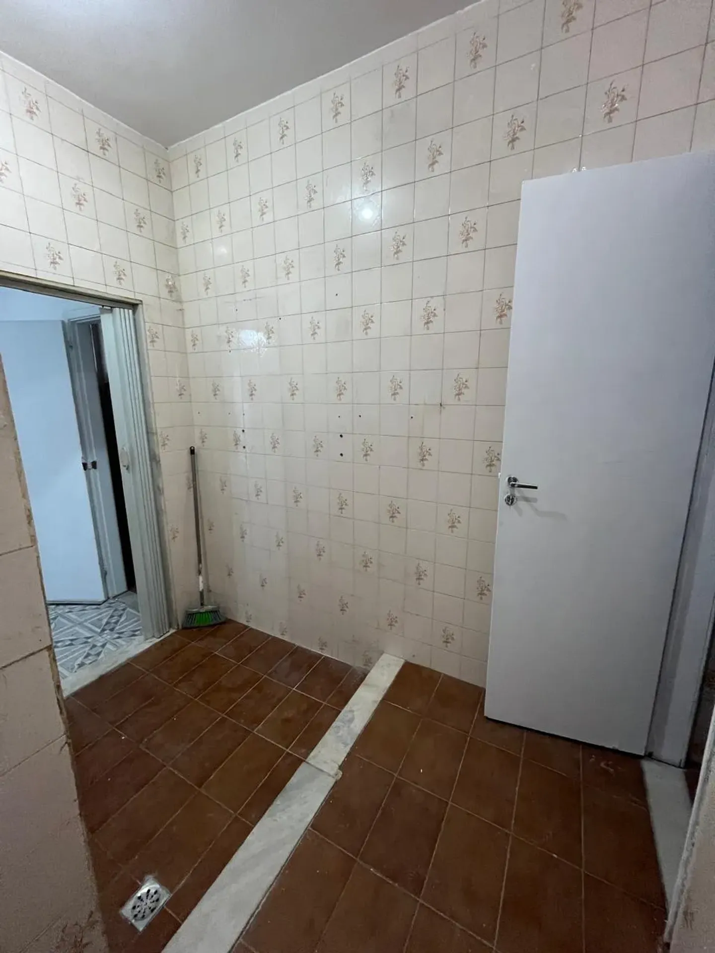 Квартира з 2 спальнями, окремою кухнею та газовою плитою — photo 4