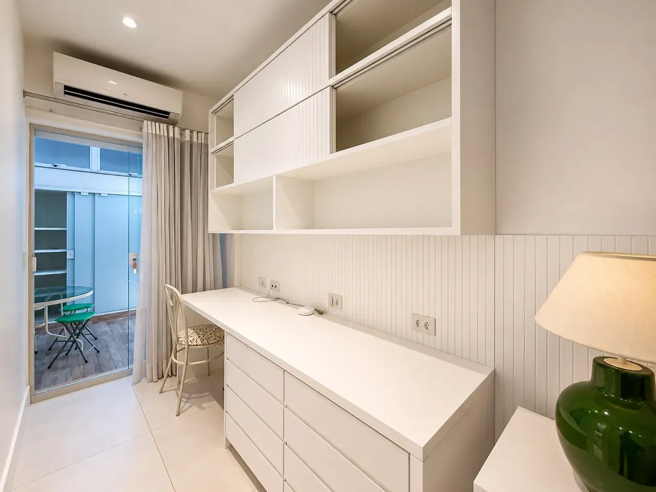 3-bedroom apartment with a walk-in closet — photo 21