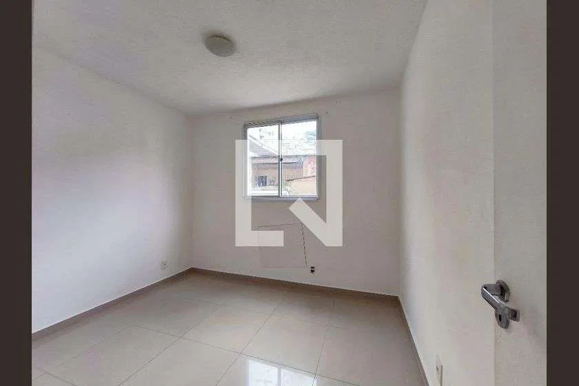 2-bedroom apartment in a building with a pool — photo 5