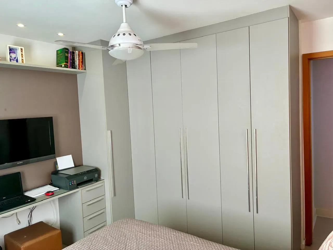 Furnished 2-bedroom apartment with en-suite and parking — photo 24