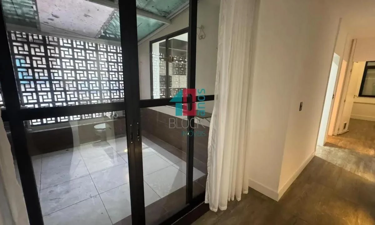 4-bedroom apartment with a home office in Rio de Janeiro — photo 6
