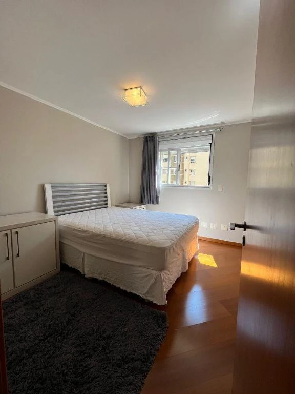 Bathtub in a 3-bedroom apartment, 145 m² — photo 14