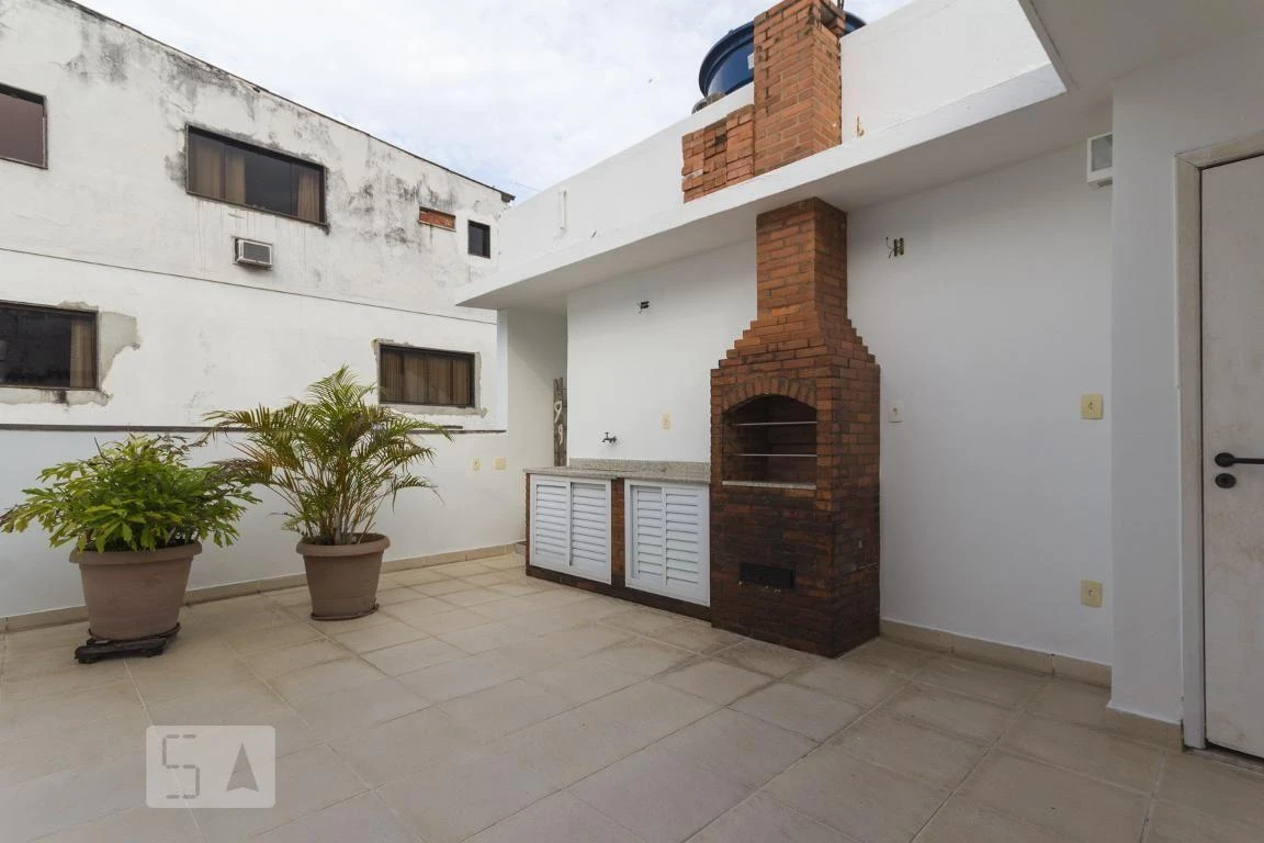 195 m² rental apartment with 3 bedrooms and 2 parking spaces — photo 18