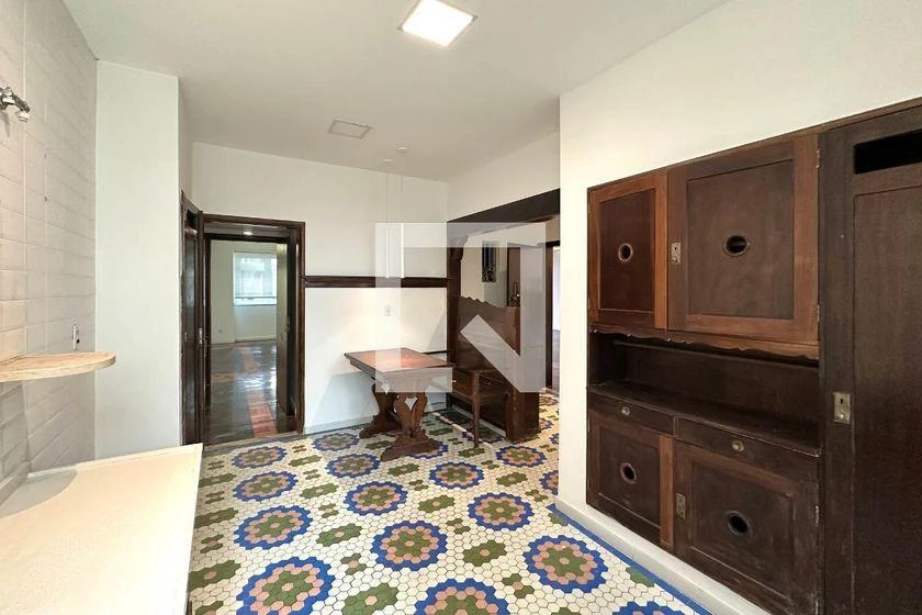 Unfurnished 260 m² apartment with 4 en-suite bedrooms — photo 33