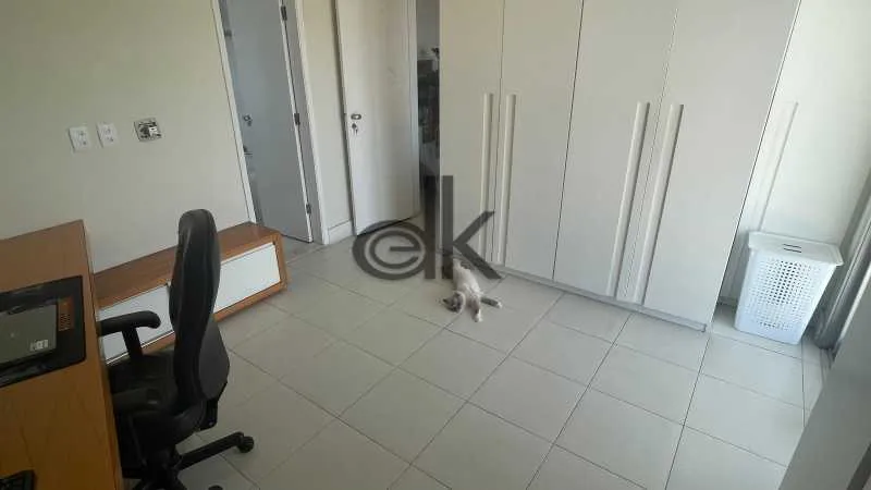 2-bedroom apartment with floor-to-ceiling windows — photo 10