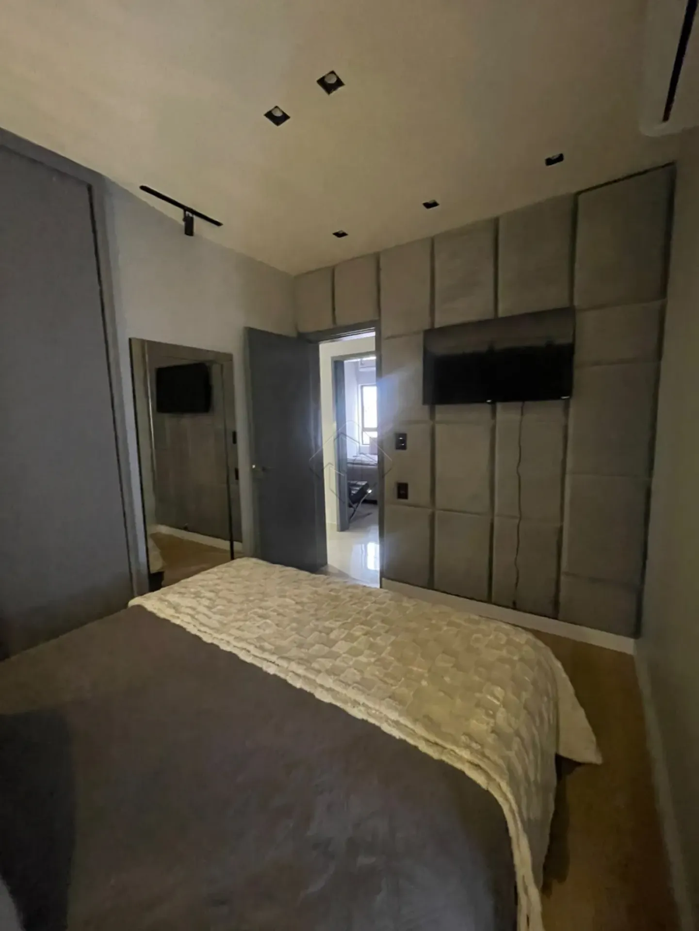 Furnished apartment, 123 m², with floor-to-ceiling windows — photo 29