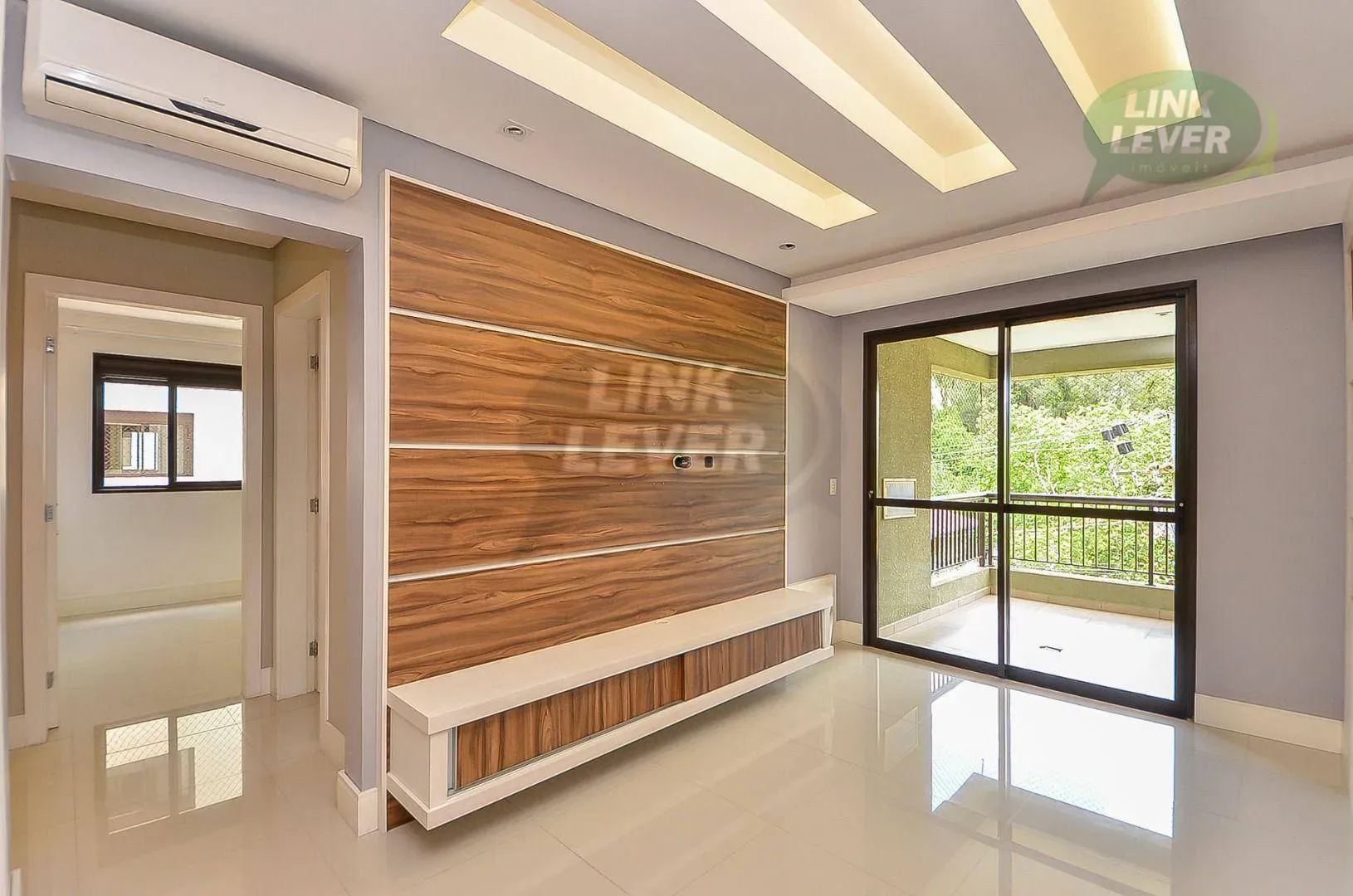 Balcony with a grill in a 3-bedroom apartment, 88 m² — photo 16