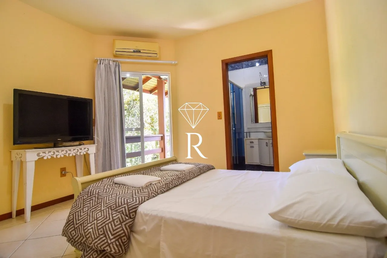 Casa tipo sítio con 4 dormitorios y 6 plazas de aparcamiento — photo 26