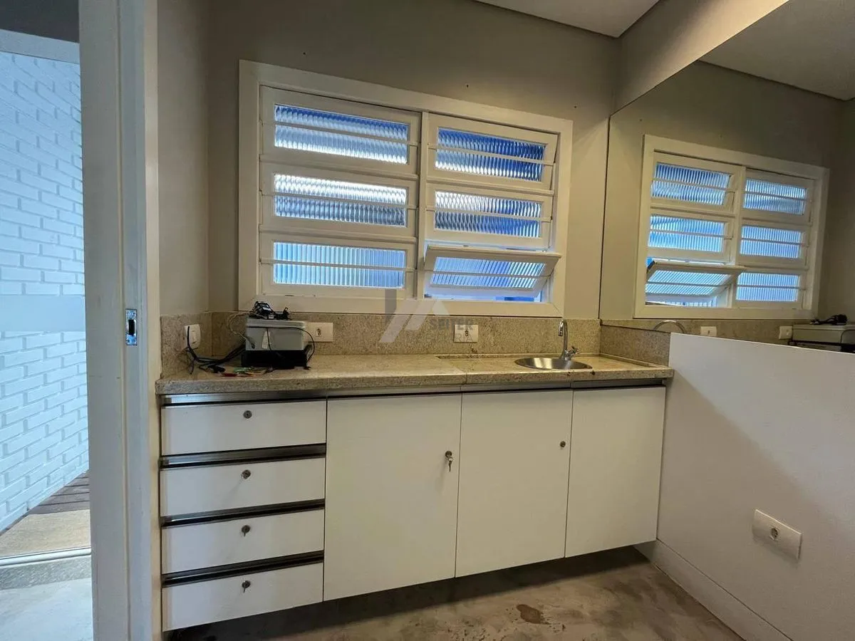 Unfurnished house with a separate kitchen and air conditioning — photo 3