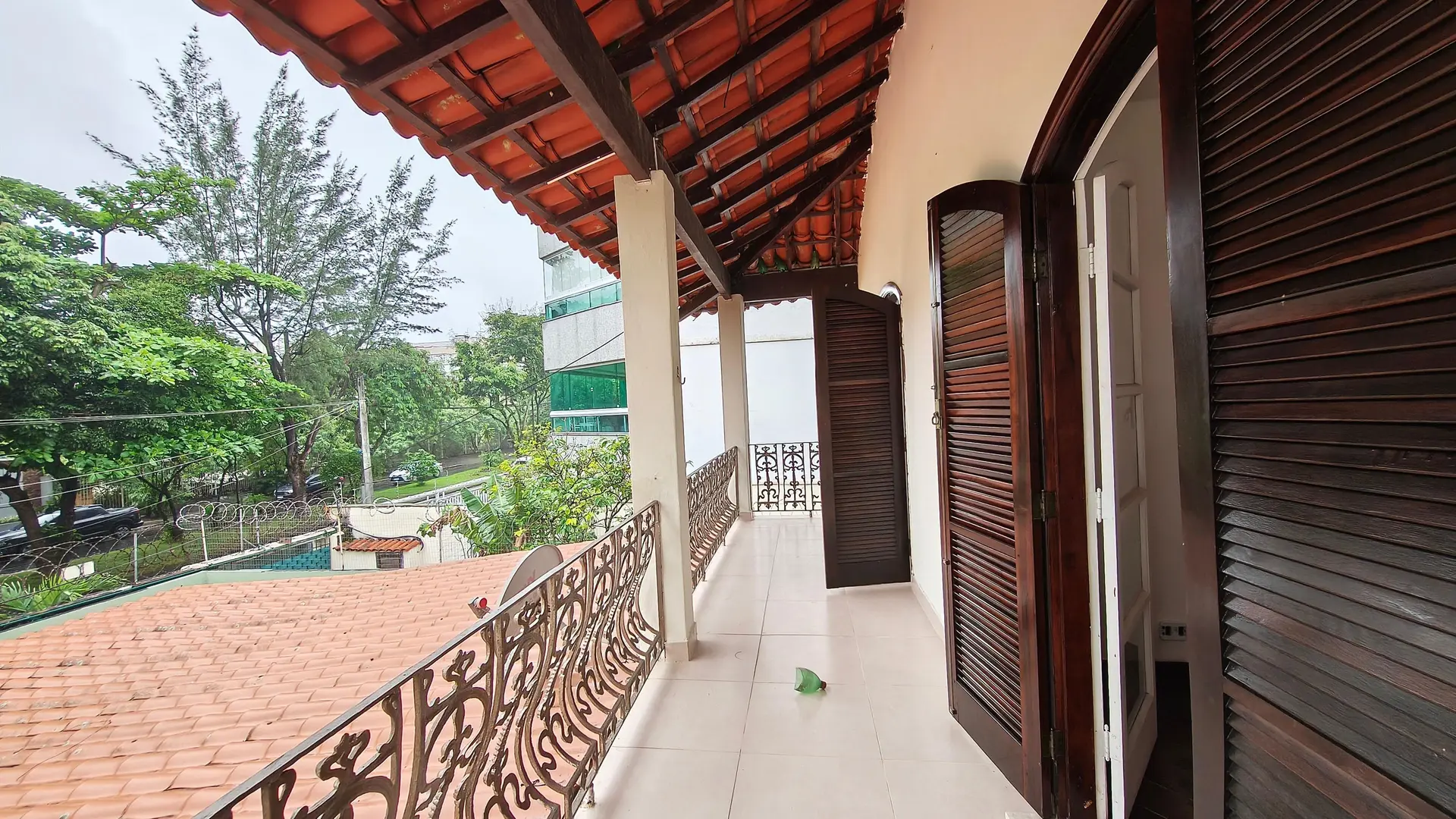 House, 250 m², with a bathtub — photo 40