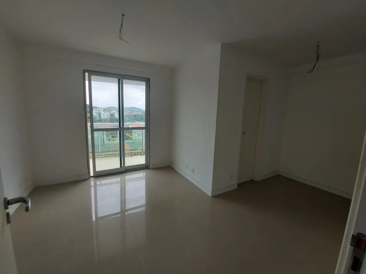 255 m² duplex-style home with 3 bedrooms and balcony grill — photo 9