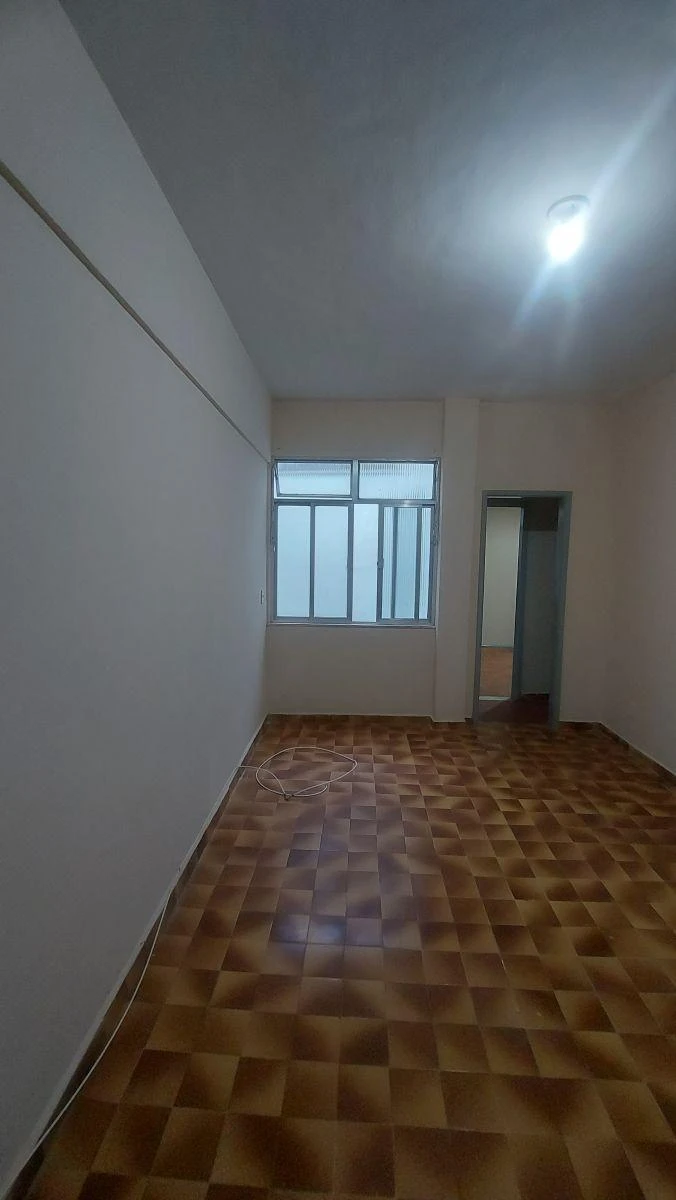 Unfurnished 30 m² apartment with a glass shower — photo 8