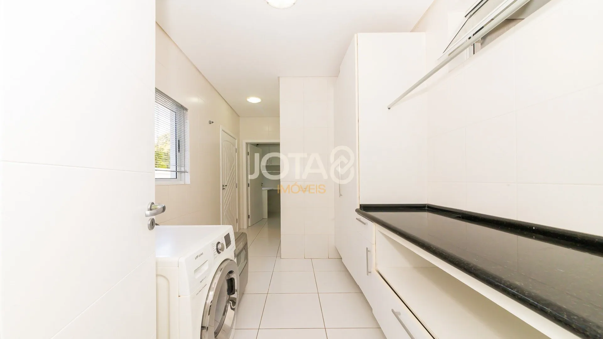 House with 3 bedrooms, 345 m² and 6 parking spaces — photo 16