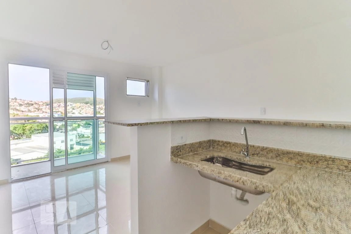 Furnished 1-bedroom apartment with a glassed balcony — photo 45