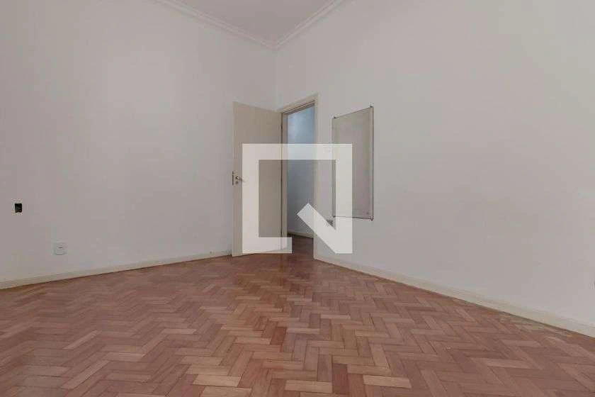 Rental apartment with 3 bedrooms, 160 m² and balcony — photo 25