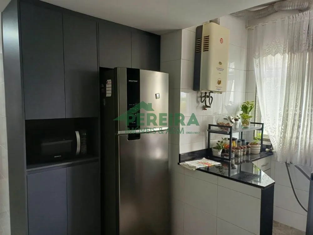 Glass-enclosed balcony in a 3-bedroom apartment, 103 m² — photo 6